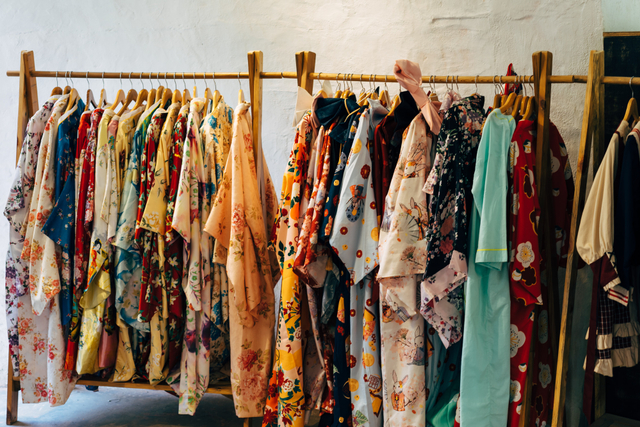 Ilustrasi bisnis preloved. Sumber: unsplash.com