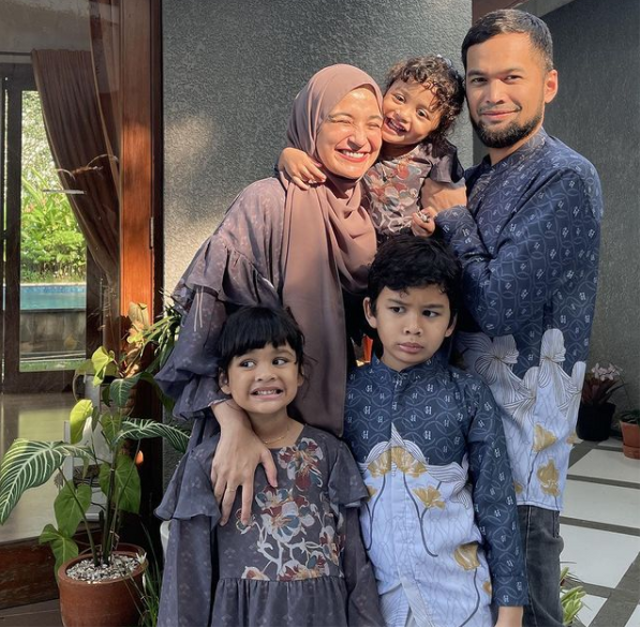Keluarga Shireen Sungkar. Foto: Instagram/shireensungkar