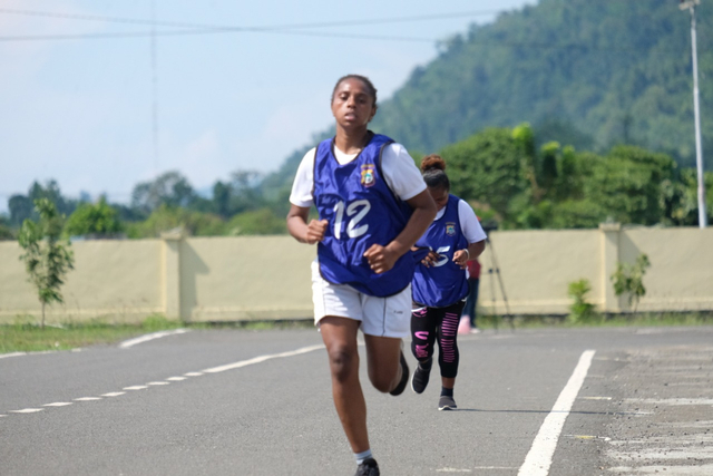 Tampak peserta calon Bintara Otsus sedang melakukan olaragah