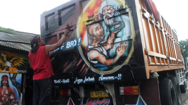 Ilustrasi gambar pada truk. (Foto: Risky Andrianto/Antara)