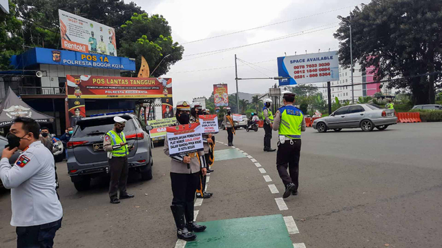 Pantauan pemberlakuan ganjil genap di Kota Bogor, Sabtu (19/6). Foto: Dok. Istimewa