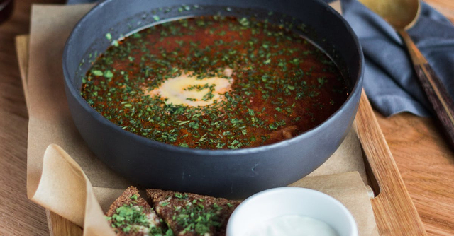 Kuah rawon yang dibuat dengan resep bumbu rawon yang sedap. Foto: dok. https://www.pexels.com/