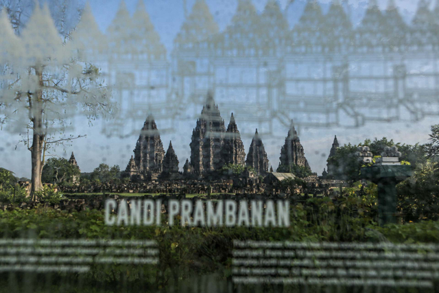 Suasana kawasan Wisata Candi Prambanan yang tutup di Sleman, DI Yogyakarta, Minggu (20/6/2021). Foto: Hendra Nurdiyansyah/ANTARA FOTO