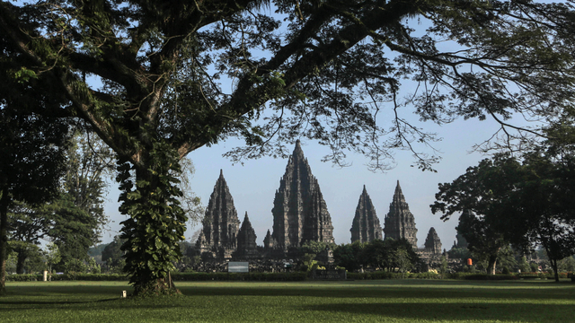 Suasana kawasan Wisata Candi Prambanan. Foto: ANTARA FOTO/Hendra Nurdiyansyah