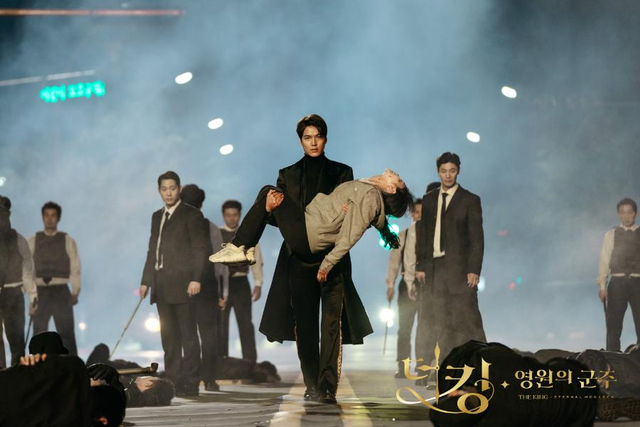 Nonton Drama Korea The King Eternal Monarch Foto: IMDb