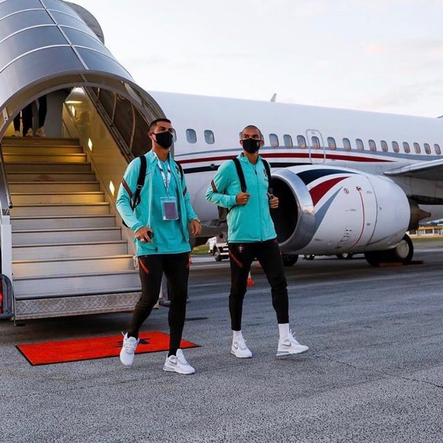 Cristiano Ronaldo dengan Jet Pribadi Mewah Foto: Cristiano Ronaldo/Instagram