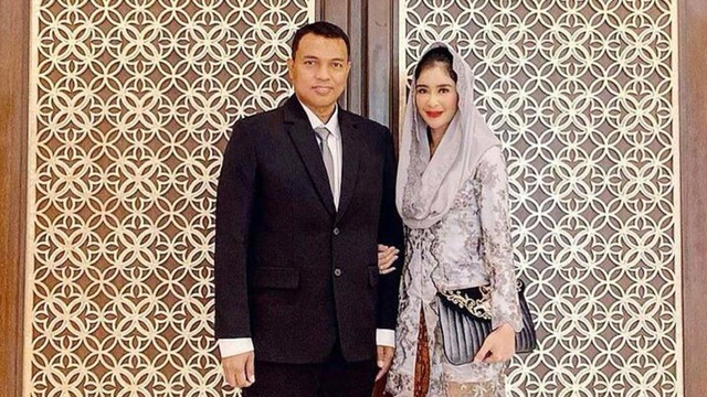 Uut Permatasari dan Suami. Foto: Instagram @uutpermatasari