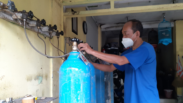 Sejumlah agen oksigen di Yogyakarta kehabisan stok oksigen. Foto: Arfiansyah Panji Purnandaru/kumparan