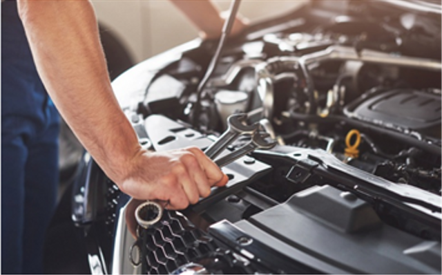 Pengecekan mobil saat uji KIR. https://www.freepik.com/