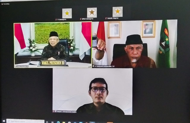 Gubernur Sumatera Barat, Buya Mahyeldi, melaksanakan zoom meeting bersama Wapres Ma'ruf Amin. Foto: Dinas Kominfotik Sumbar