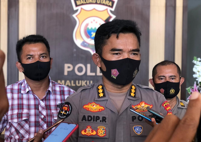 Kabid Humas Polda Maluku Utara, Kombes Pol Adip Rojikan. Foto: Samsul Hi. Laijou/cermat