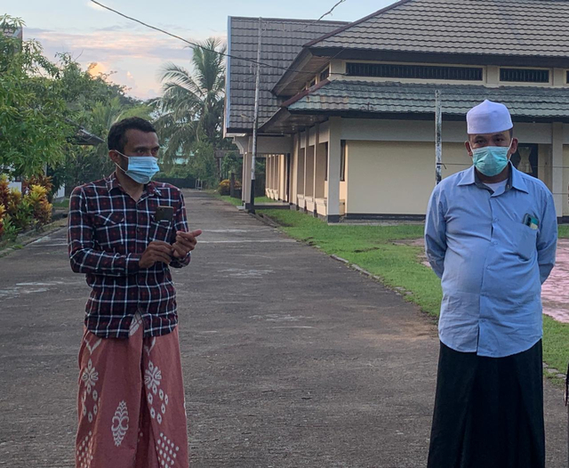 Dua warga Mempawah saat dikarantina di Upelkes Pontianak. Keduanya masuk ke Pontianak melalui jalur udara dengan membawa surat swab palsu. Foto: Teri/Hi!Pontianak