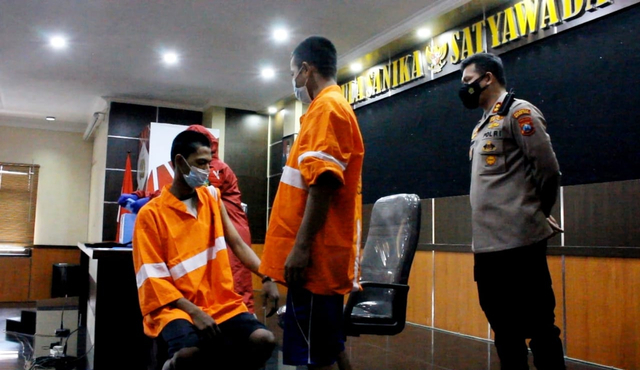 Sejumlah tahanan menjalani vaksinasi di Aula Sanika Satyawada Polresta Malang Kota, Senin (28/6/2021). Foto/Humas Makota