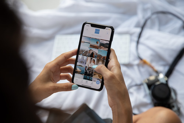 Mengganti background di HP. Foto: dok. https://unsplash.com/