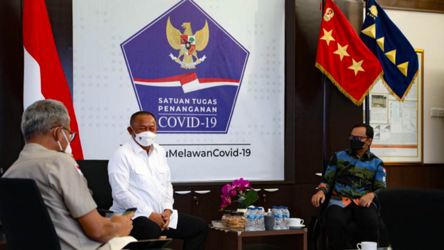 Wali Kota Bogor Bima Arya bertemu Kepala BNPB Ganip Warsito di Gedung Graha BNPB, Jalan Pramuka, Jakarta Timur, Senin (28/6/2021). Foto: Dok. Pemkot Bogor