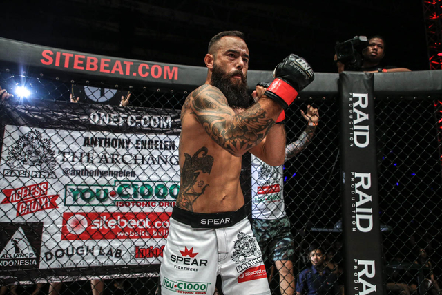 Aksi Anthony Engelen saat berada di atas arena ONE Championship. Foto: ONE Championship.