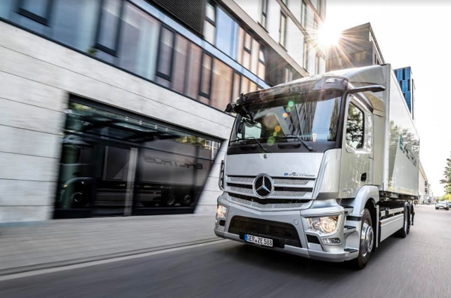 Truk listrik Mercedes-Benz eActros. dok. Daimler
