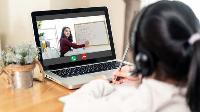 Ilustrasi sekolah daring atau online. Foto: Shutter Stock