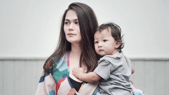 Sabai Dieter Morscheck dan anaknya, Mars. Foto: Instagram @sabaidieter