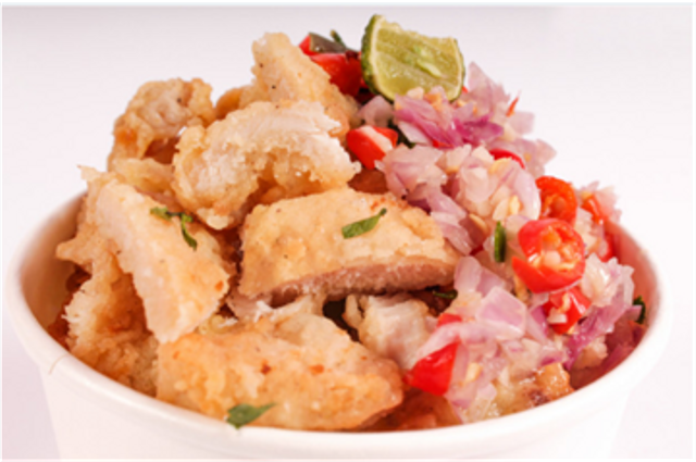 Penyajian sambal ayam geprek. https://www.freepik.com/