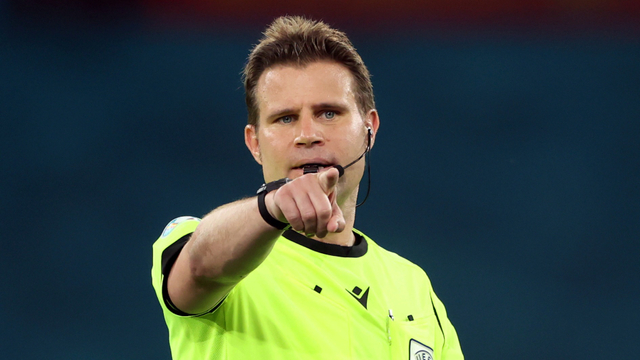 Wasit asal Jerman, Felix Brych.  Foto: REUTERS/Thomas Peter