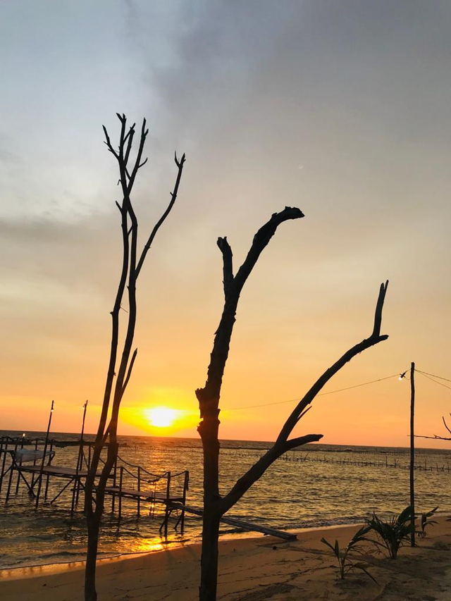 Sunset di Pantai Keraya. Foto: AZ Resto