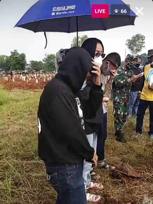 Prosesi Pemakaman Beben Jazz. Foto: Sumber: Live Instagram @ncang_ricky
