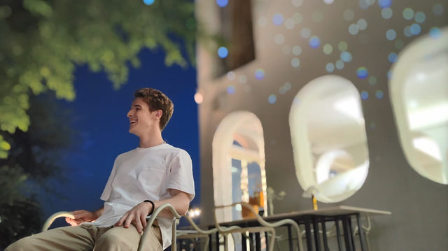 Fitur Bokeh Flare Portrait Video di Oppo Reno 6. Foto: Oppo Indonesia