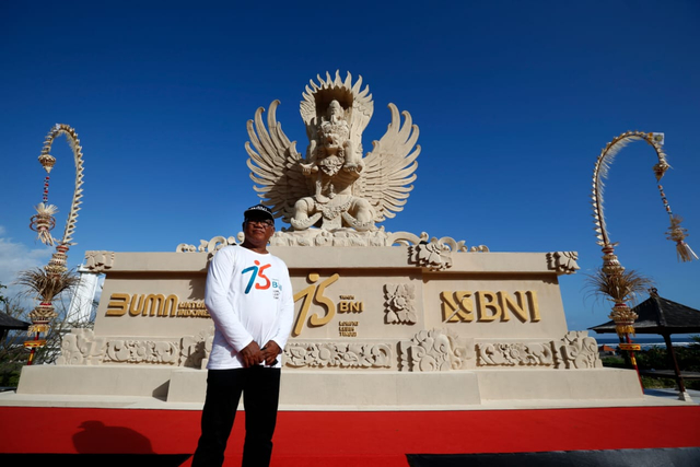 BNI membangun patung replika Garuda Wisnu berbahan dasar pasir di Pantai Pandawa, Kawasan Nusa Dua, Badung, Bali. Foto: Dok. BNI