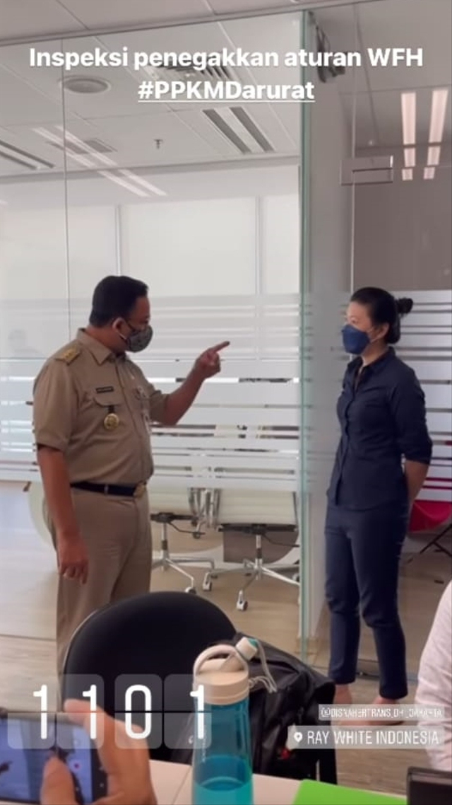 Gubernur DKI Jakarta Anies Baswedan melakukan sidak ke kantor di gedung Sahid Centre di Jalan Jendral Sudirman, Selasa (6/7). Foto: Instagram/@aniesbaswedan