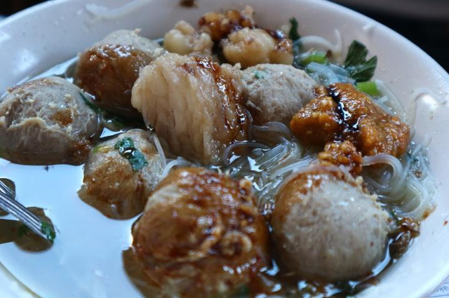 Seporsi menu Bakso Son Haji Sony | Foto : Maps Nedy Lutfi