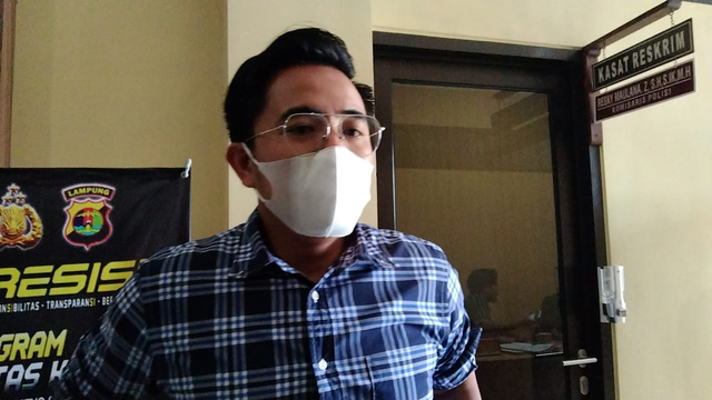 Kasat Reskrim Polresta Bandar Lampung Kompol Resky Maulana Zulkarnain di Mapolresta, Selasa (6/7). | Foto: Bella Sardio/ Lampung Geh