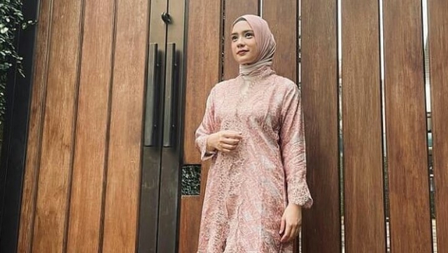 Sosok Putri Anne, istri Arya Saloka yang berperan sebagai Aldebaran di sinetron Ikatan Cinta. Foto: Instagram/@putriannesalokaa