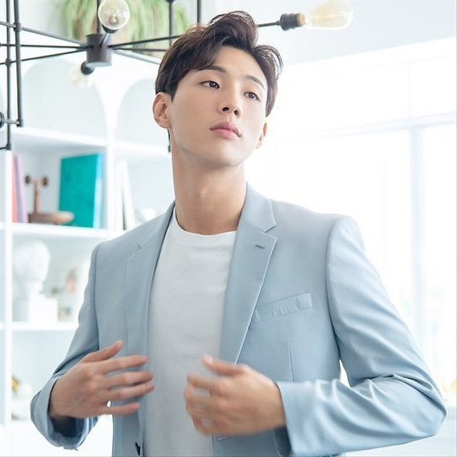 Ji Soo dok Instagram @actor_jisoo