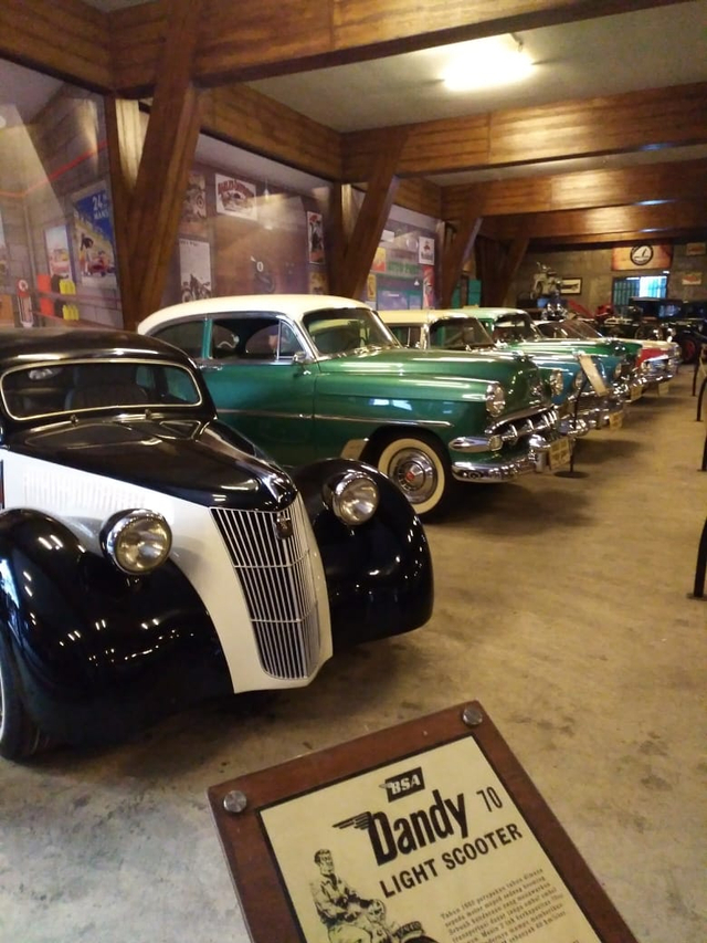 Mobil Tua sumber Pribadi