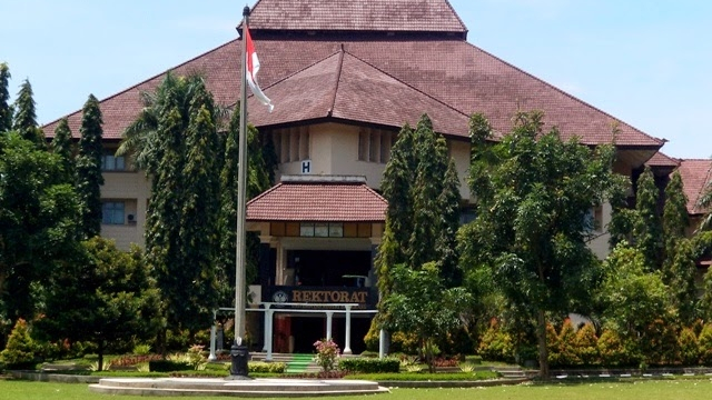 Gedung Rektorat Universitas Negeri Semarang. Foto: UNNES