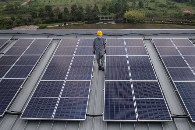 Panel Surya Jadi Harapan Desa: 7 Alasan Mengapa Teknologi Ini Mengubah Hidup Masyarakat Pedesaan