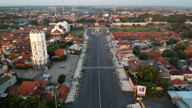 Foto udara suasana taman Pancasila, Tegal, Jawa Tengah, Rabu (7/7/2021). Foto: Oky Lukmansyah/ANTARA FOTO