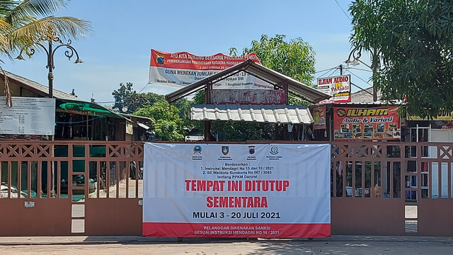 Pasar Klitikan Notoharjo, Kota Solo, ditutup selama PPKM Darurat.