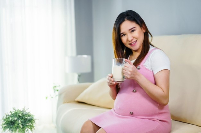 Ilustrasi susu ibu hamil (Sumber: Freepik)