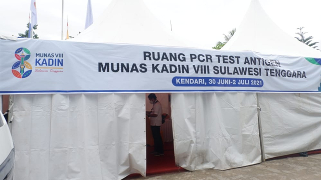 Ruang Tes PCR Antigen Munas Kadin VIII di Kendari. Foto: Deden Saputra/kendarinesia.