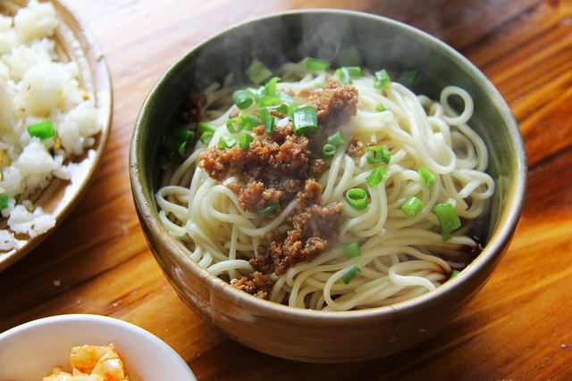 Cara membuat mie ayam bangka yang midah. Foto: dok. https://pixabay.com/