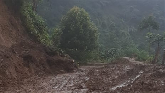 Jalan menuju Desa Cisadon setelah turun hujan. Sumber Foto: Dok. Istimewa