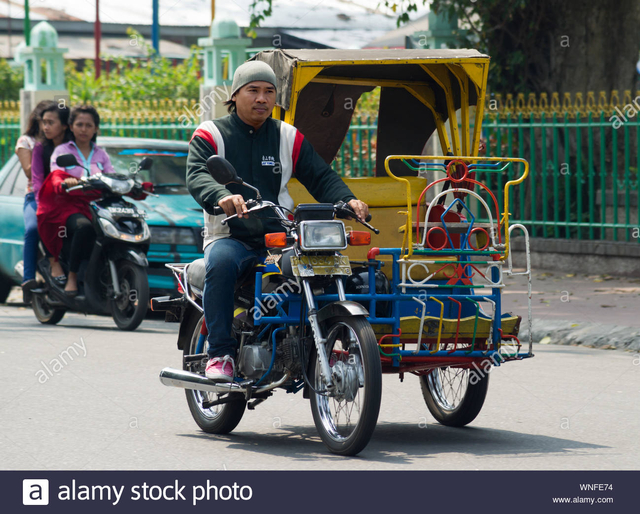 Bentor, becak motor (alamy.com)