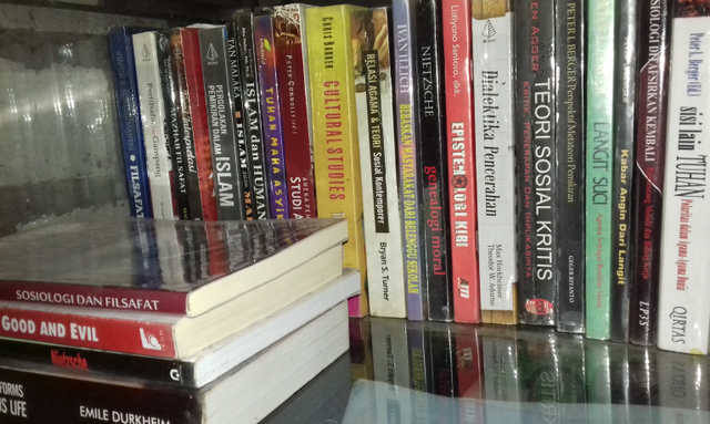 Tumpukan Buku