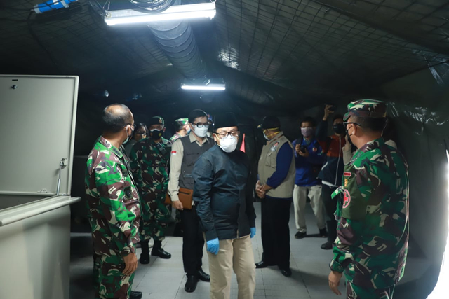 Wali Kota Malang Sutiaji saat meninjau kesiapan RS Darurat Lapangan baru di kawasan RST dr. Soepraoen, Senin (12/7/2021). Foto/Azmy.
