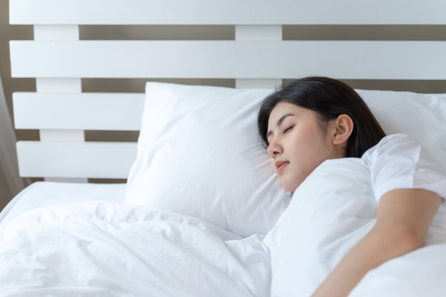 Ilustrasi bermimpi diri sendiri meninggal saat tidur. Sumber: Freepik.com