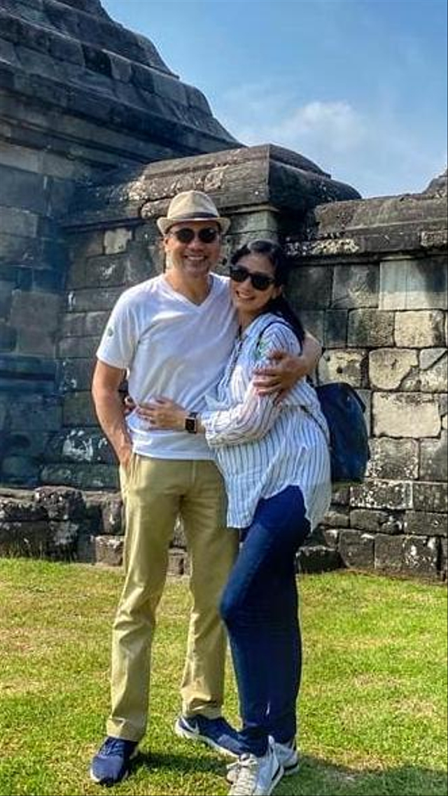 Chico Hakim dan istrinya. Foto: Instagram/@chicohakim