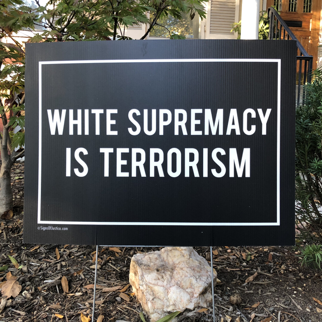 Ilustrasi Terorisme Sayap Kanan. source: https://commons.wikimedia.org/wiki/File:White_Supremacy_Is_Terrorism_%2837368748214%29.jpg