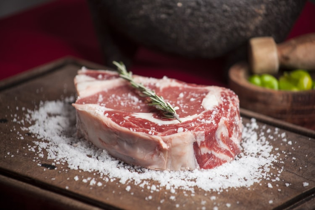 Ilustrasi Tips Membuat Daging Sapi Empuk Foto: Unsplash